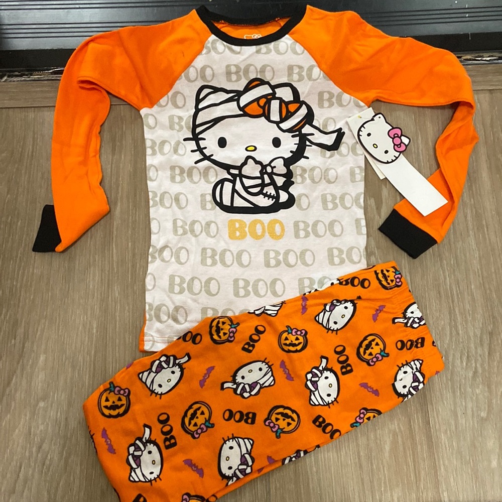 Hello kitty kids pjs👻
